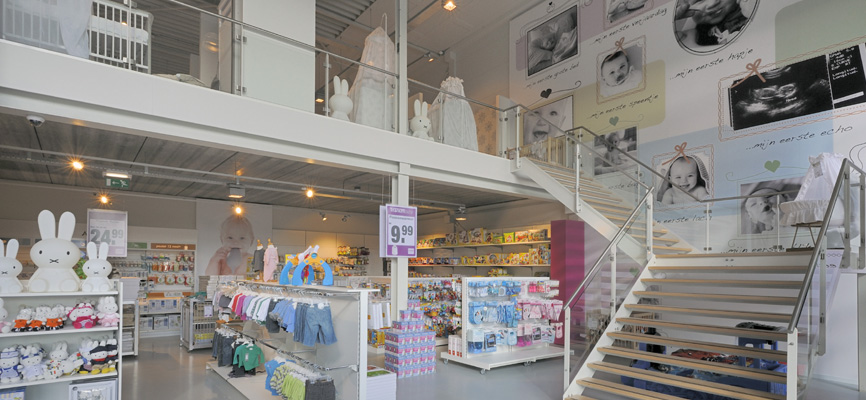 Mona Lisa Verovering Berekening Baby en Tiener: Interieurconcept offline winkel - WSB Shopfitting:  Succesful Dutch retail design