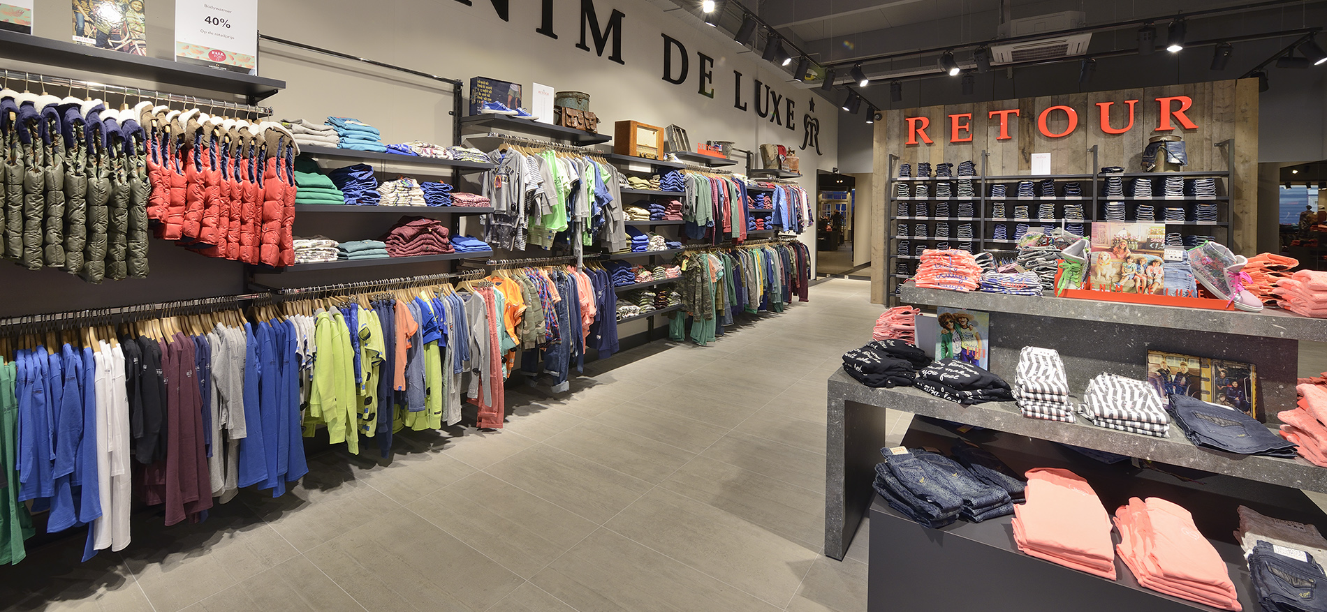 Terzijde Bekwaamheid Klokje Retour Jeans Denim de Luxe: Winkel inrichting kinderkleding winkel door WSB  >>
