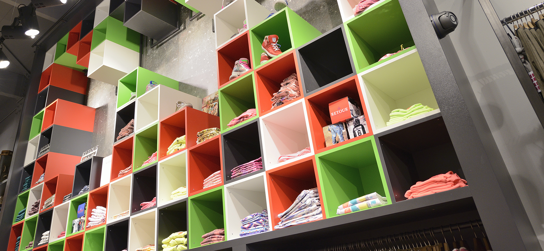 Sociale wetenschappen Minister Ontvangst Retour Jeans Denim de Luxe: Winkel inrichting kinderkleding winkel door WSB  >>